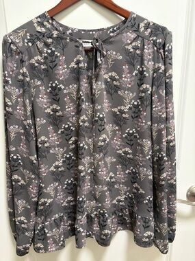 LOFT Floral Tie-Neck Blouse in Gray with Pink & Cream Blooms